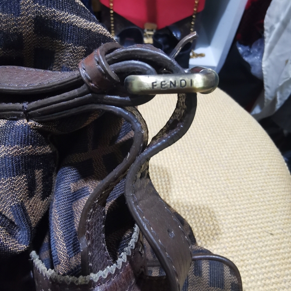 (sold)100% Authentic Fendi De Jour Large Zucca - Picture 12 of 16